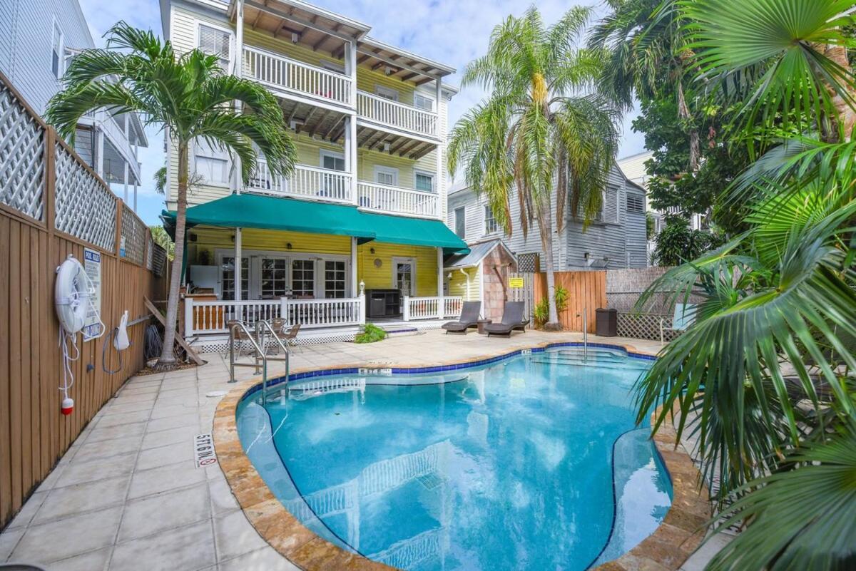 Curry House - Pool, King Bed & Balcony! Room 7 Key West Buitenkant foto