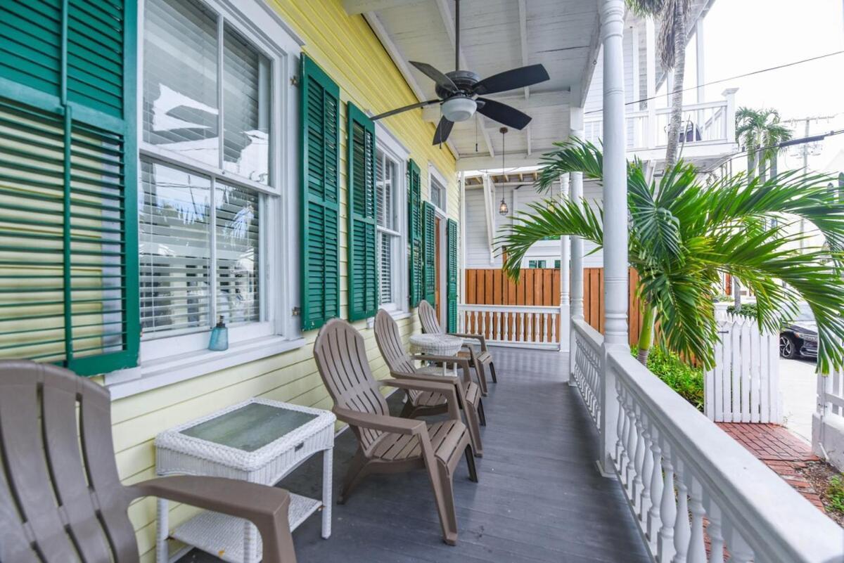 Curry House - Pool, King Bed & Balcony! Room 7 Key West Buitenkant foto