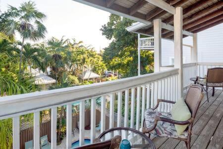 Curry House - Pool, King Bed & Balcony! Room 7 Key West Buitenkant foto
